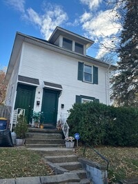 Building Photo - 844 Hovey St SW