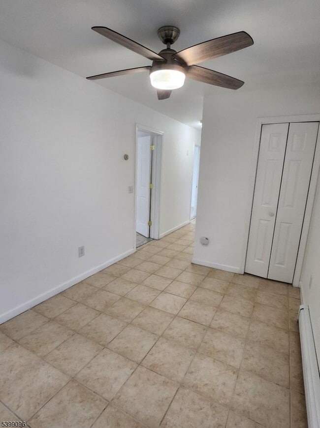 Primary Photo - 83 Wayne Ave