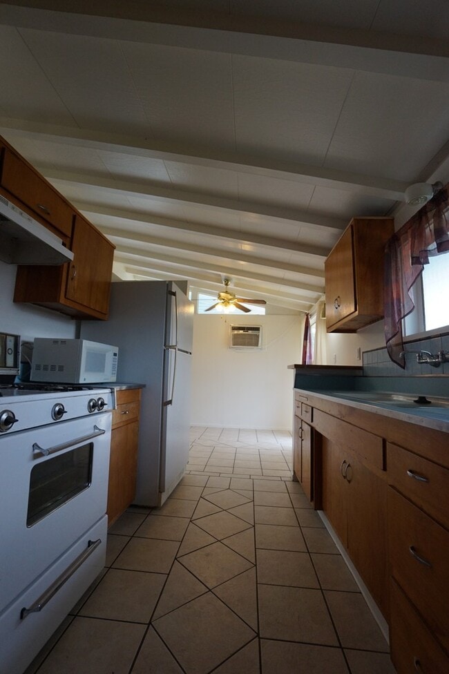 Building Photo - Cozy 4 Bedroom 2 Bathroom House in Glendora