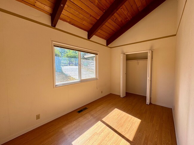 Building Photo - 11447 Lower Cir Dr