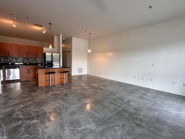 Building Photo - 560 Dutch Valley Rd NE