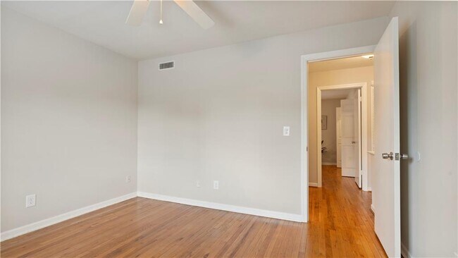 Building Photo - 3095 Colonial Way