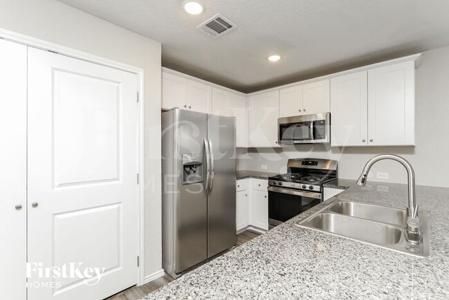 Building Photo - 5639 Jasmine Spur
