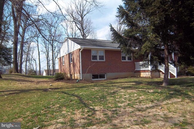Building Photo - 5118 Avoca Ave