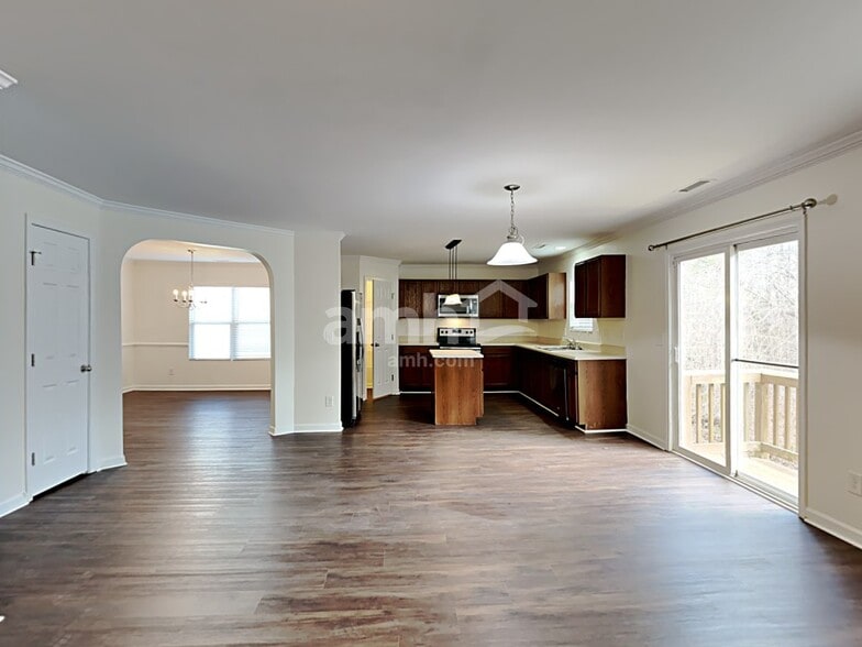 Building Photo - 250 Farrington Dr