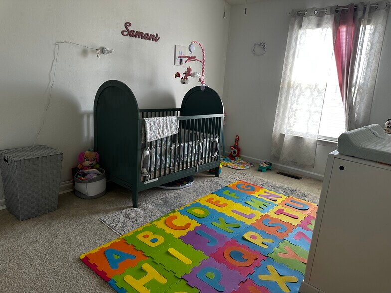 Building Photo - 138 Oak Valley Cir