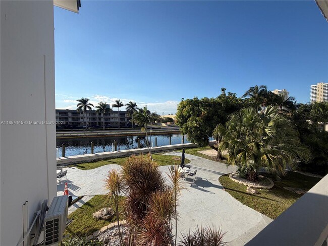 Building Photo - 467 Golden Isles Dr