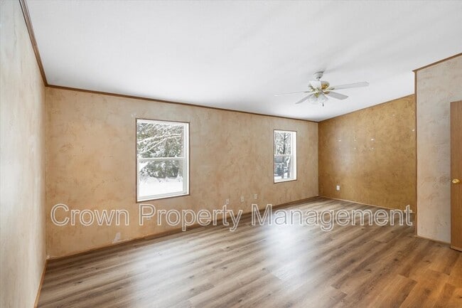 Building Photo - 2520 E Edgewood Dr