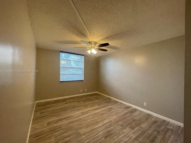 Building Photo - 7875 Margate Blvd