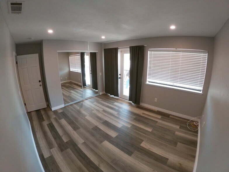 Master Bedroom - 17350 Pinnell St