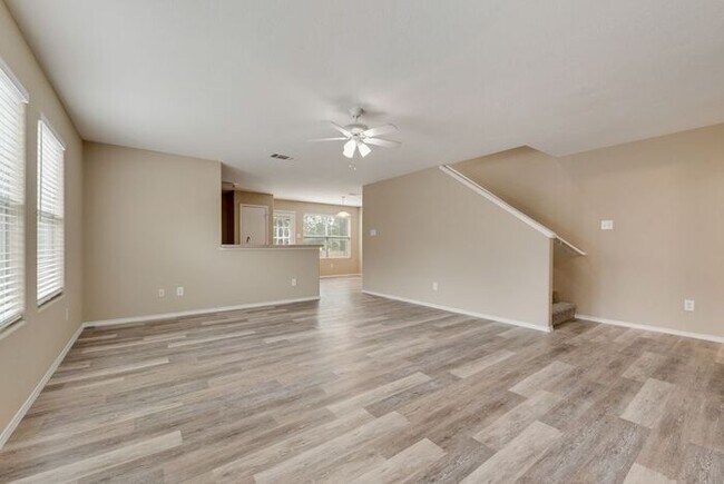 Building Photo - Newly updated home ready for move in