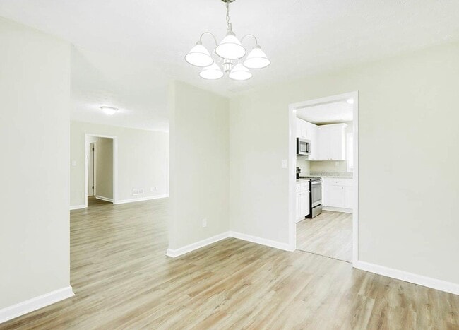 Building Photo - 65 Salem Meadow Dr