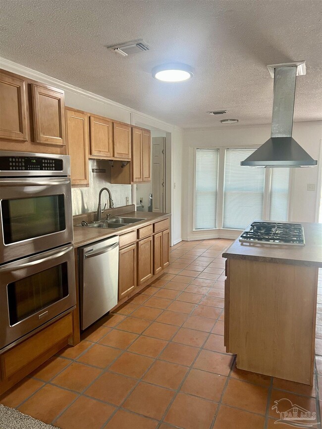 Building Photo - 211 Cordoba St