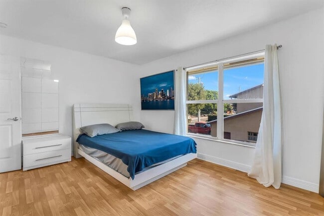 Building Photo - 1534 NW 45th St