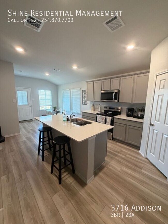 Building Photo - 3716 Addison-