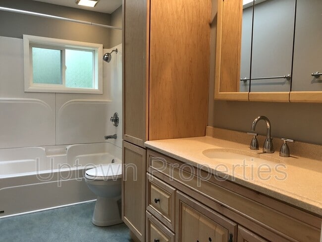 Building Photo - 3671 SE Tenino St