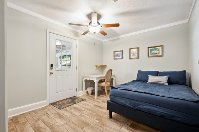 Building Photo - 200 Salt Air Dr