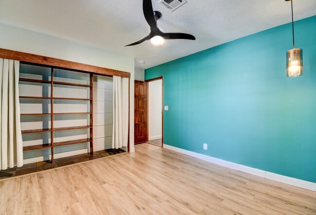 Building Photo - Must See 3-bedroom home! Solar! Pool!