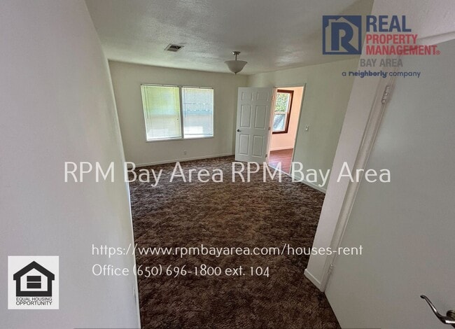 Building Photo - Spacious and Classic Home in Mountainview ...
