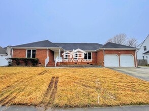 Building Photo - 352 Peace Haven Dr