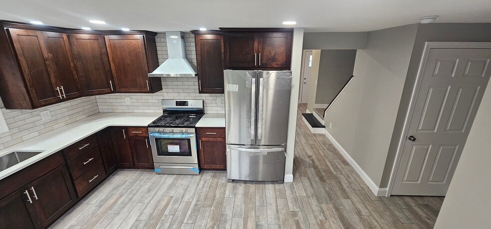 Building Photo - 4138 Highview Pky