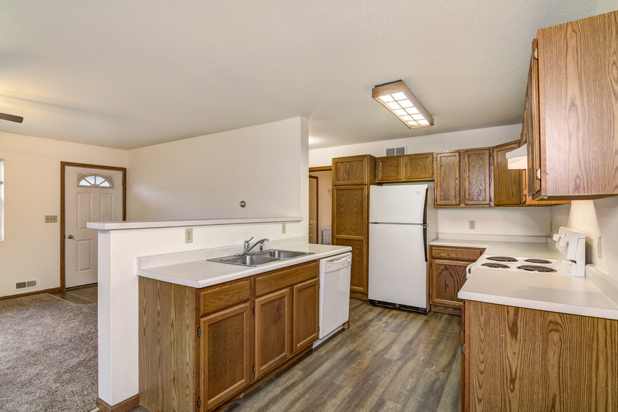 Building Photo - 2101 Mittelstadt Ln