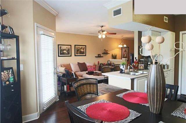 Building Photo - 11615 Tomahawk Creek Pky