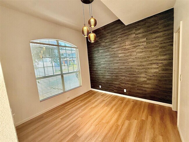 Building Photo - 9204 Magna Carta Loop
