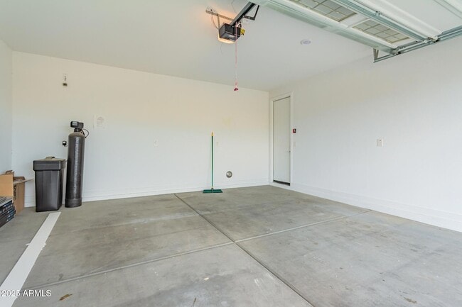 Building Photo - 7276 S 22nd Ln