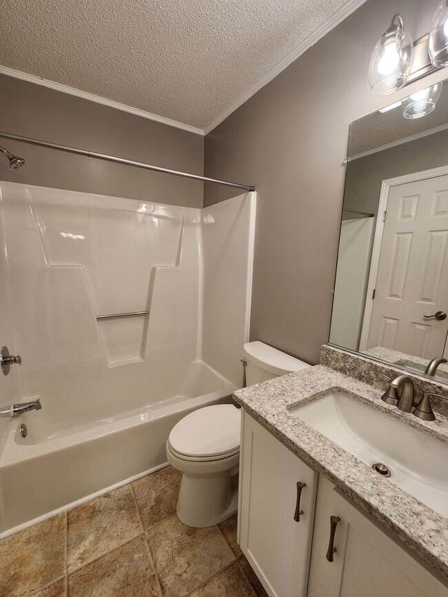 Building Photo - Asheville Condo Rental -Cloister Condominium