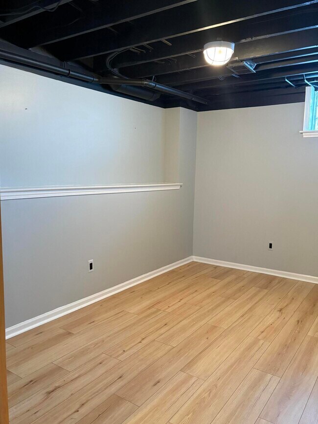 Building Photo - 1280 Waterways Dr