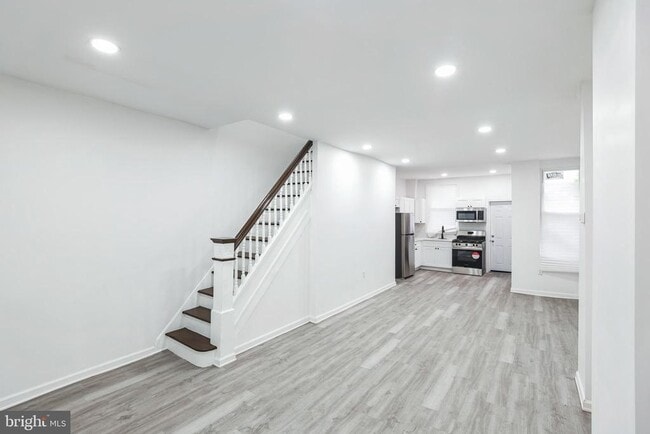 Building Photo - 5540 Harmer St