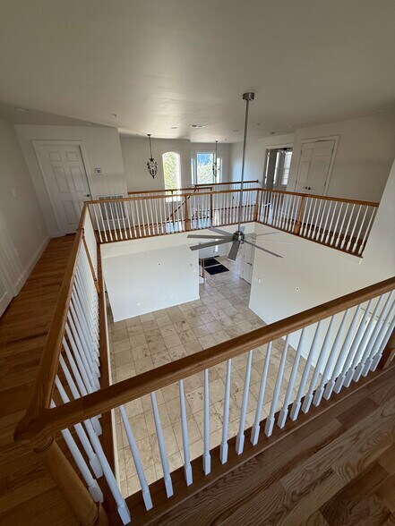 Building Photo - 943 Williams St