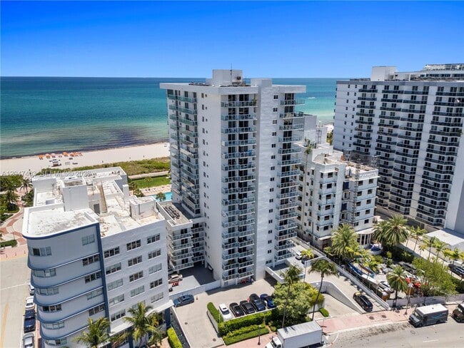 Building Photo - 2457 Collins Ave