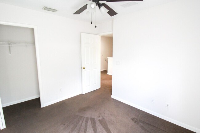 Building Photo - Lakeview 4-Bedroom, 2.5-Bath Annual Rental in Lakewood Ranch/Greenbrook