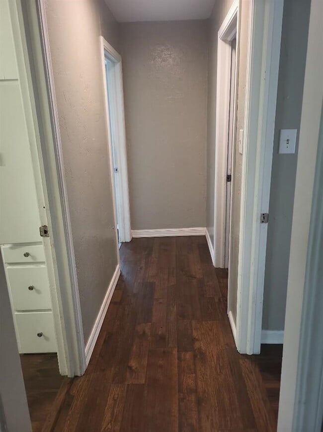 Building Photo - 2206 NW 19th St