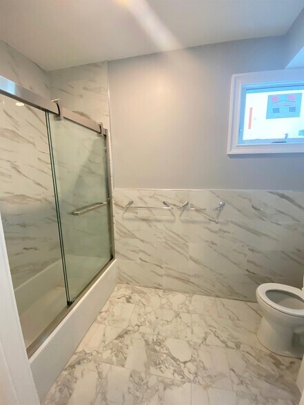 Building Photo - 32 Putnam Ave