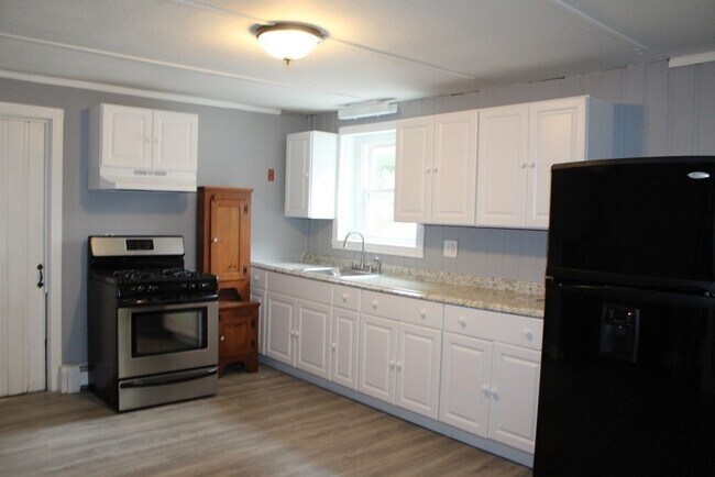 Primary Photo - 90 Mendon St