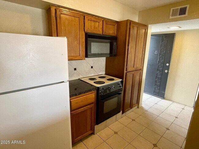 Building Photo - 3313 N 68th St