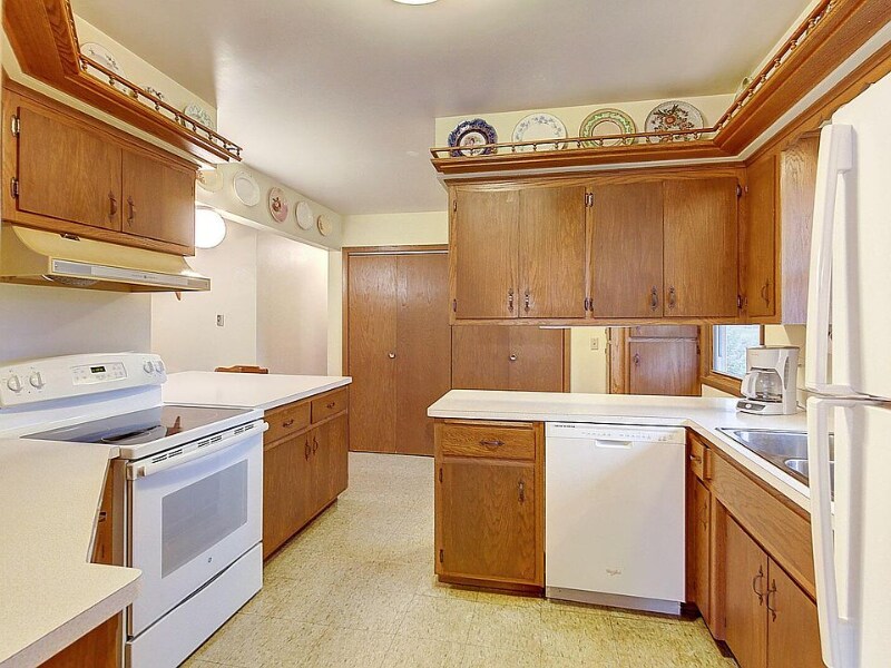 Building Photo - 13300 W Sunny View Dr