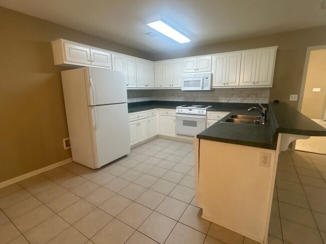 Building Photo - Prime Location * Evans Home * Screened Porch