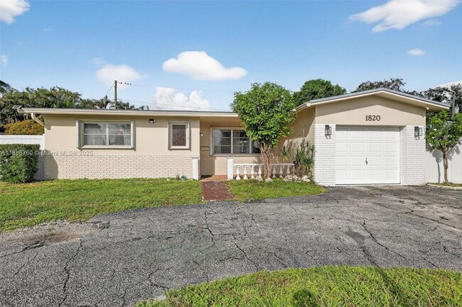 Primary Photo - 1820 N 56th Ave