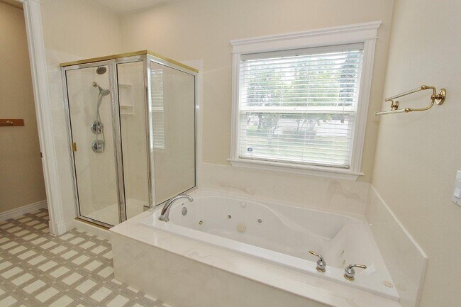 Building Photo - 4109 E Man O War Dr