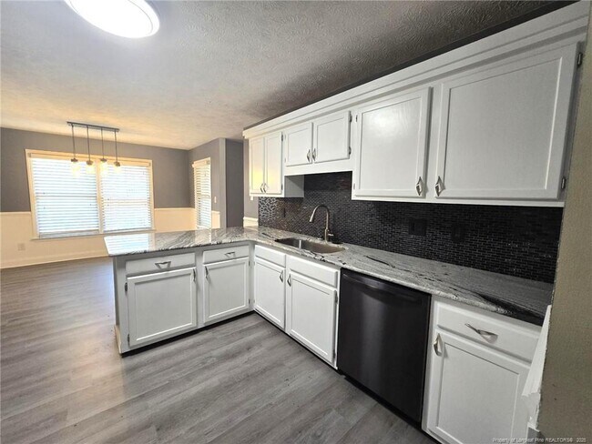 Building Photo - 5544 Bear Creek Cir