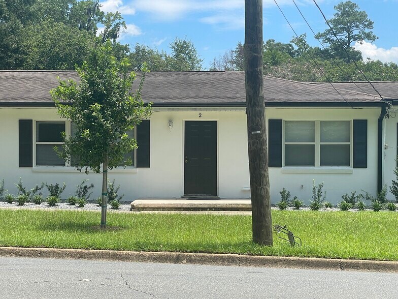 Unit 2 Front - 124 W 4th Ave
