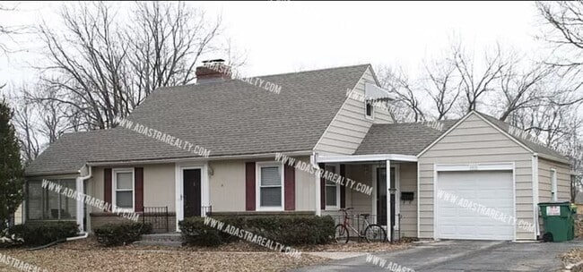 Building Photo - GORGEOUS 3 Bed 2 Bath House in Merriam-Ava...