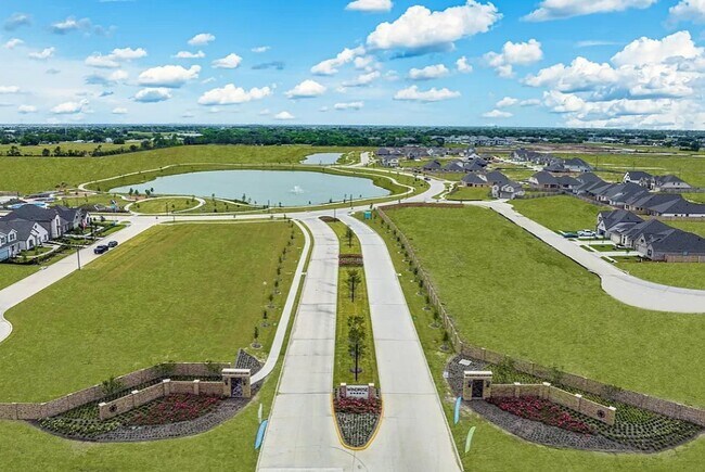 Building Photo - 1715 Windrose Bnd