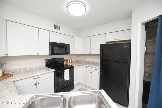 Building Photo - 7050 US-1