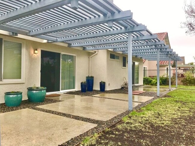 Building Photo - 28582 La Cumbre