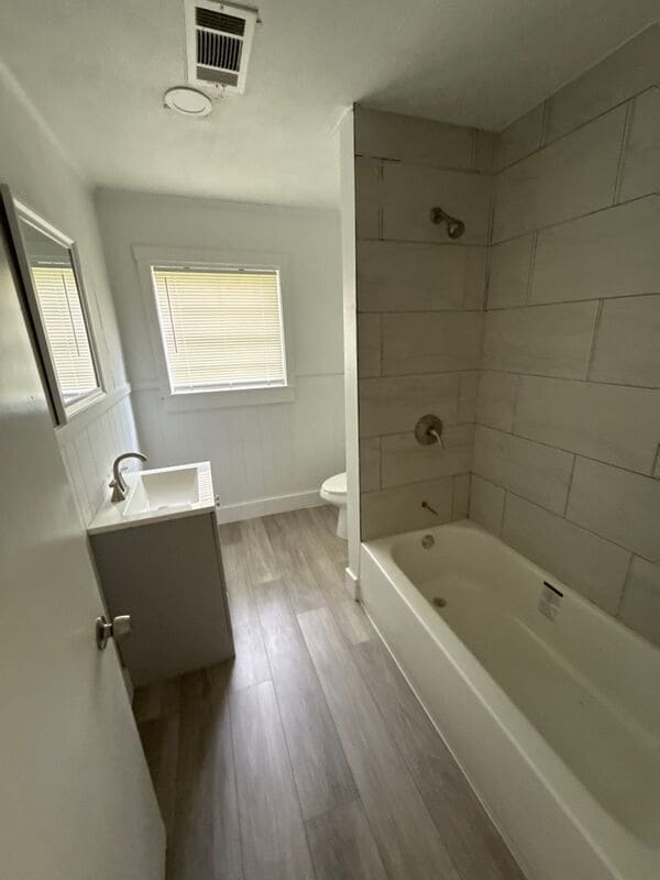 Building Photo - 2317 Belvedere Dr